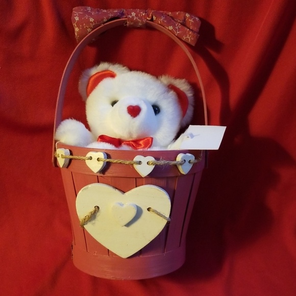 Soft Expressions Other - Gift Item "Bear in a Basket"